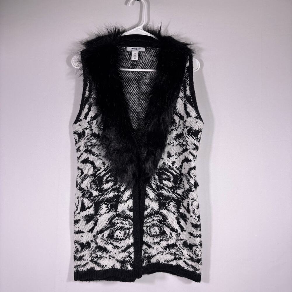 White House Black Market Black & White  Faux Fur Vest Size XS T7